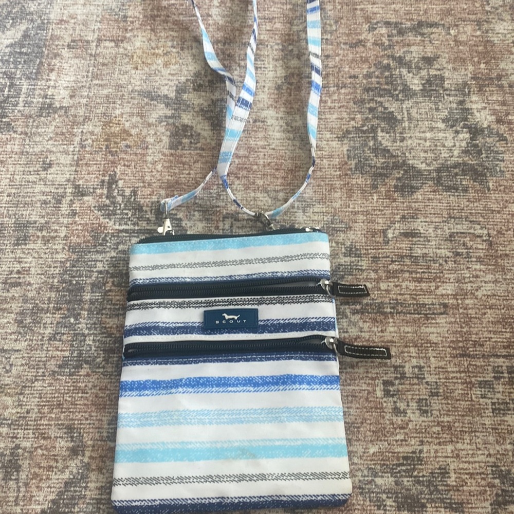 Scout crossbody